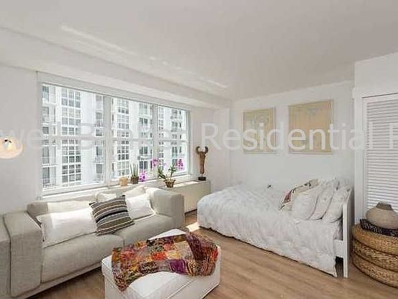4th image of 1250 West Ave APT 8K