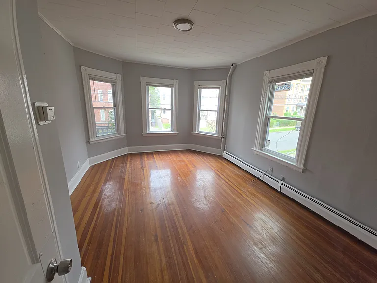 77 Silver St #2N — Photo 6