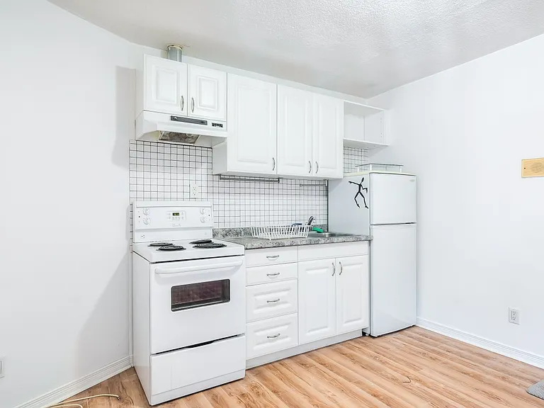 198 Dunn Ave #402 — Photo 4