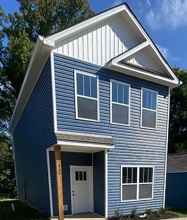 2nd image of 809 Lynes St