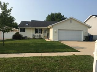4025 Jill Dr, Waterloo, IA 50701