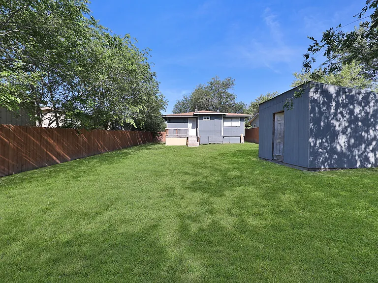 144 Alicia Ave — Photo 22