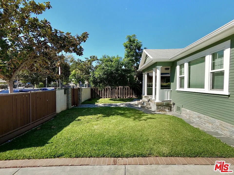 3 bed, 1.5 bath, 1574 sqft, $4,600 — Photo 2