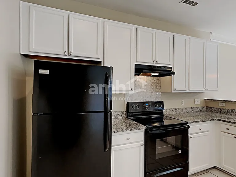 212 Leafmore Ct — Photo 5