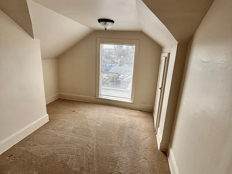 3424 Middleton Ave — Photo 9