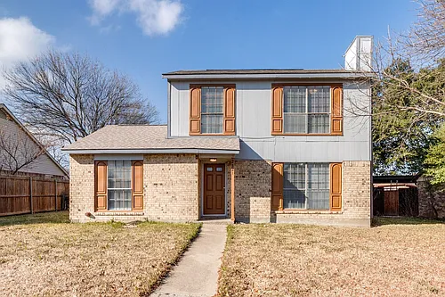 2321 Colonial Photo 1