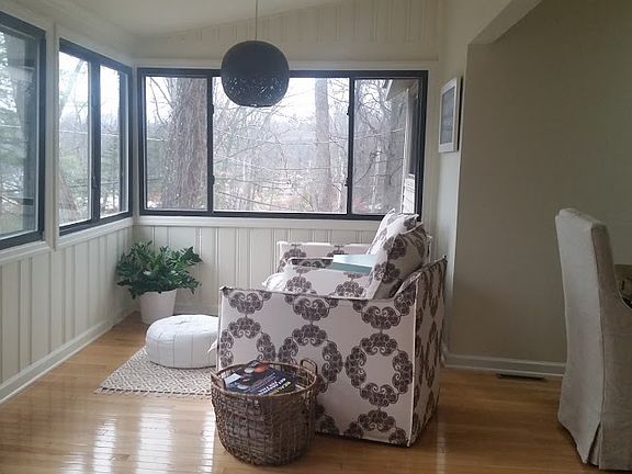 3rd image of 1098 Lakeside Dr E
