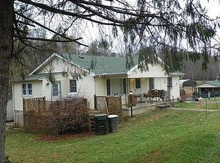 905 Little Mud Lick Rd, Staffordsville, KY 41256
