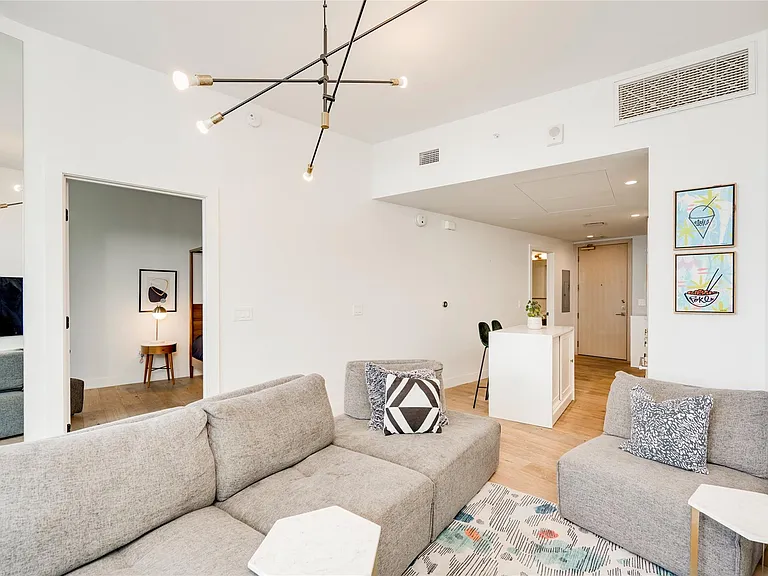 70 Rainey St #1310 — Photo 5