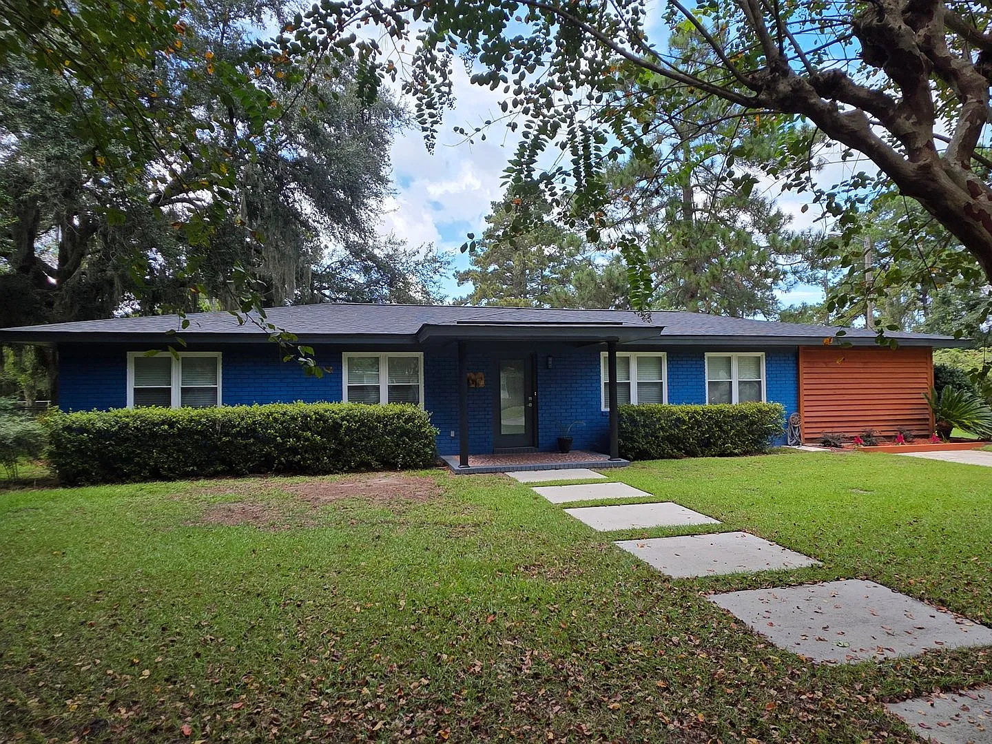 Established Neighborhood in the City Limits of Rincon! — Photo 2