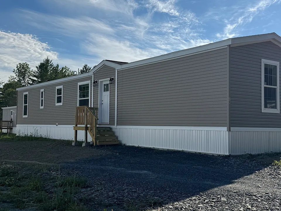 20 Amelia Ln