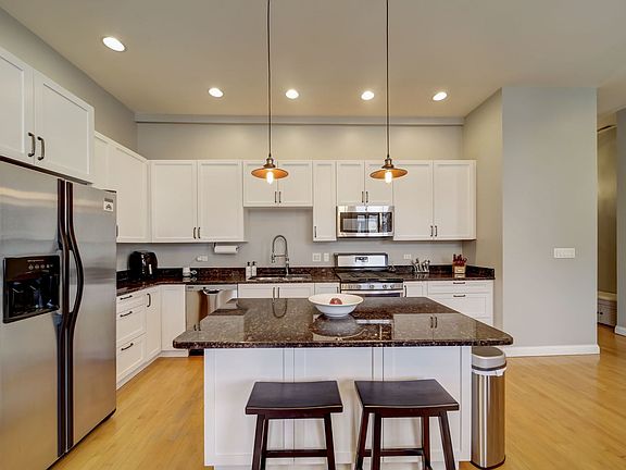5th image of 2245 W North Ave APT 301