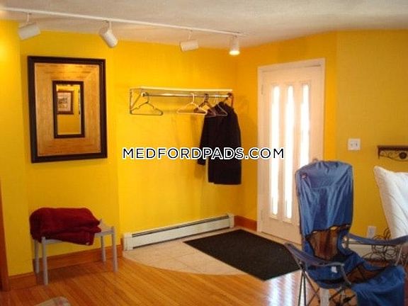 3rd image of 80 North St #1