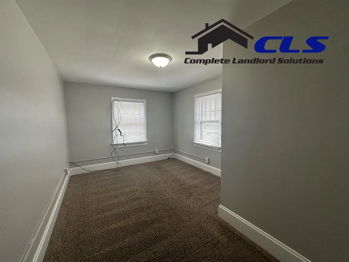 Building Photo - 1709 Crawford St #2