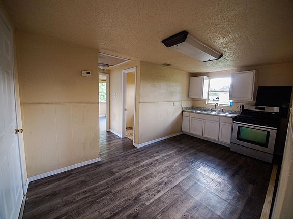 3rd image of 2801 Guadalupe St