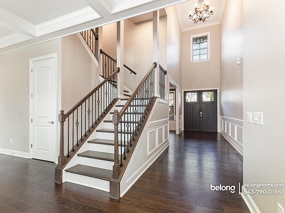 3rd image of 6225 Majesty Ct