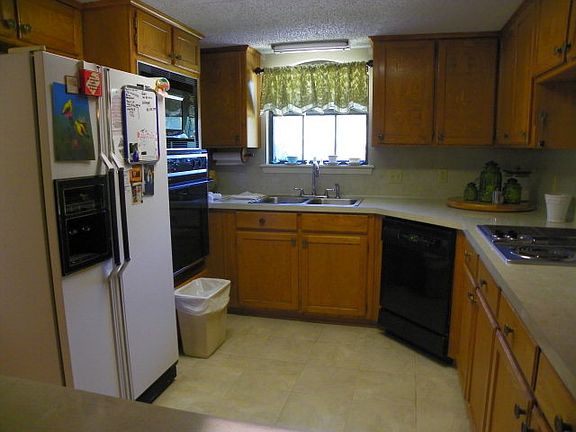 2nd image of 601 Crown Colony Dr