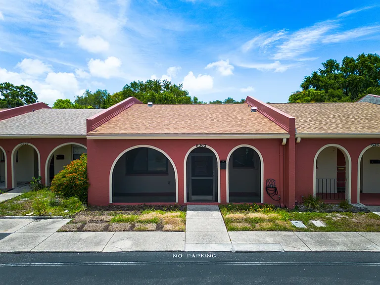 6363 Bonnie Bay Cir N — Photo 36