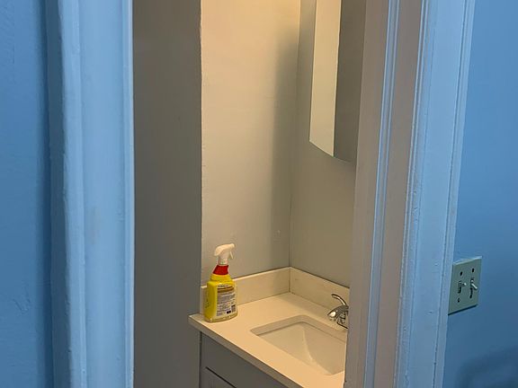 4th image of 1163 Grant Ave #2