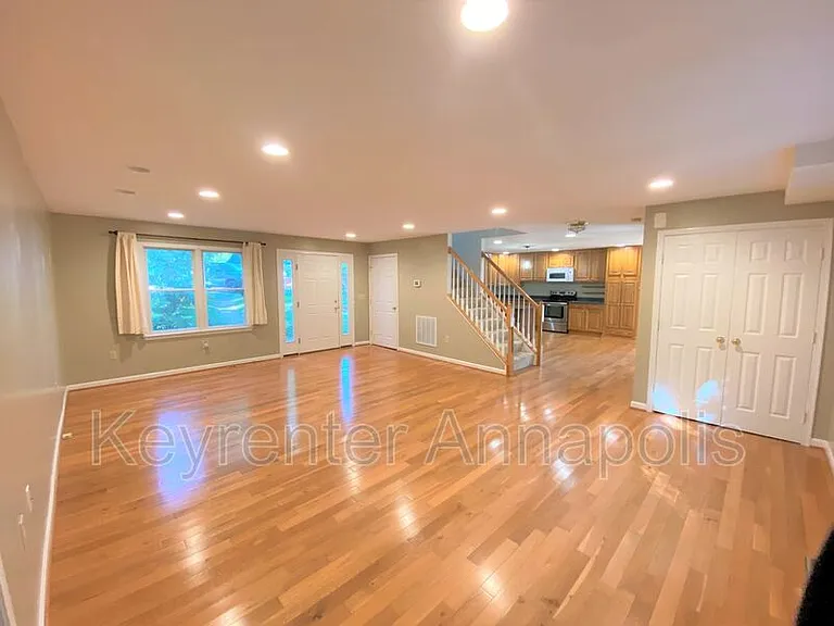 1161 Green Holly Dr — Photo 10