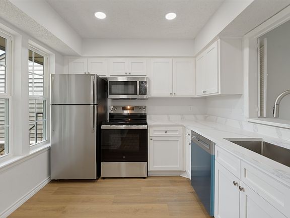5th image of 5300 Keller Springs Rd APT 2042