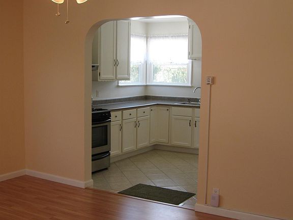 2nd image of 5594 Kinston Ave