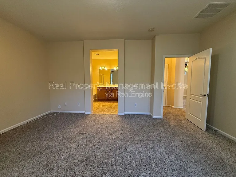 3454 E Constitution Dr — Photo 9
