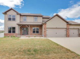 3903 Baywood Rd, Bloomington, IL 61705