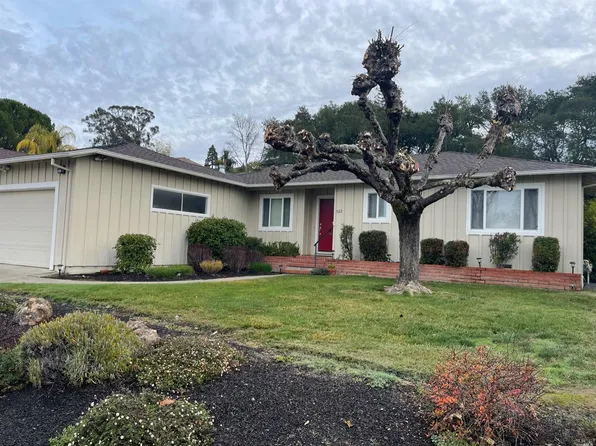 922 Sunnyside Dr, Healdsburg, CA 95448