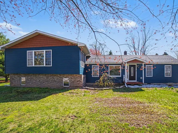 7818 N Luce Rd, Alma, MI 48801