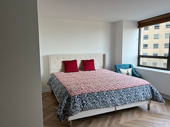4th image of 2800 N Lake Shore Dr APT 909