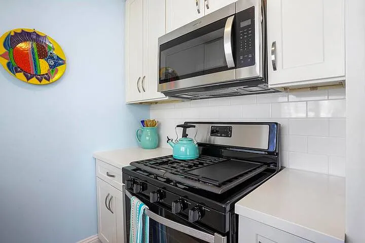 Whiting Court - 725 — Photo 3