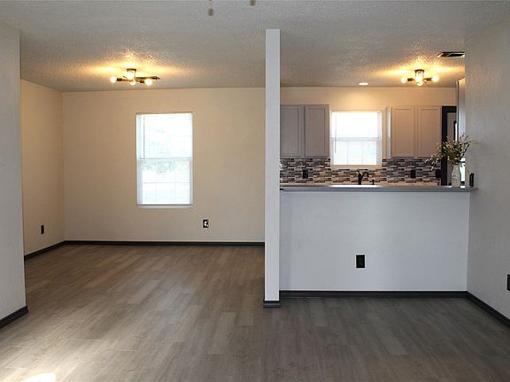 4th image of 406 2nd St