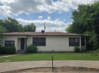 307 Pou Ave, Ballinger, TX 76821