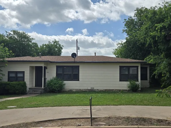 307 Pou Ave, Ballinger, TX 76821
