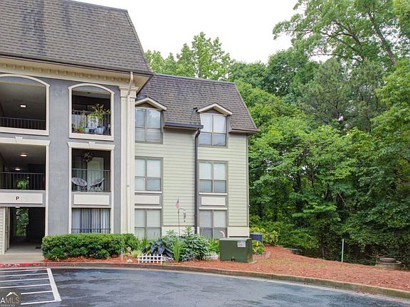 2nd image of 2657 Lenox Rd #213