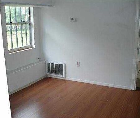 4th image of 1652 Treasure St