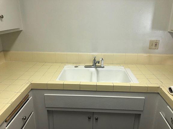 5th image of 365 Milford St #8