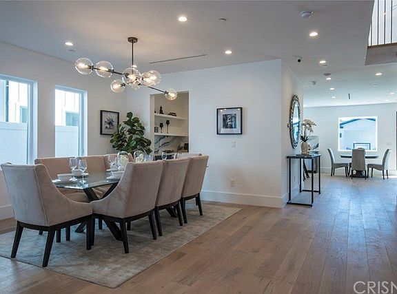 5th image of 12240 Emelita St