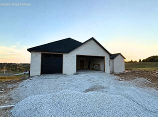 1792 W Gaslight Dr, Springfield, MO 65810