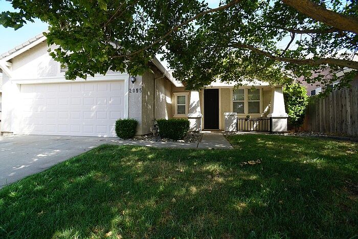 1st image of 2095 Larkflower Way