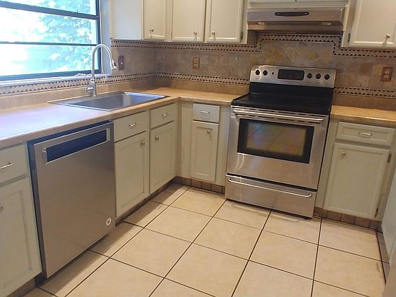 4th image of 1201 Lornewood Dr