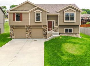6107 NE 51st St, Kansas City, MO 64119