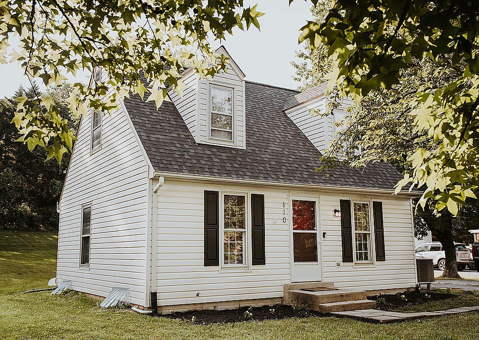 2nd image of 110 Royal Oak Dr