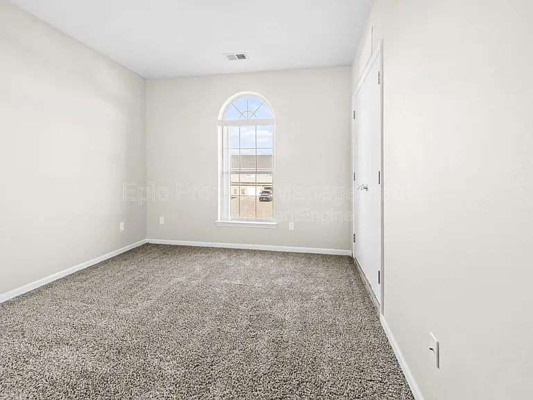 45487 Revere Dr — Photo 9