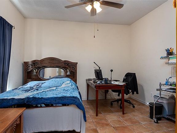 4th image of 1101 Hall Dr