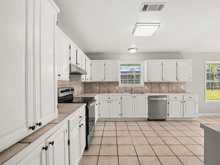 708 Woodland Dr — Photo 10