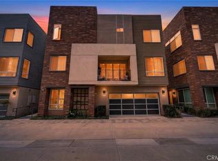 821 Brickyard Ln, Costa Mesa, CA 92627