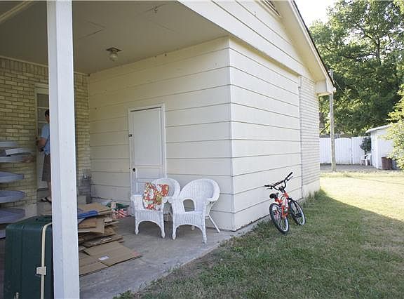 4th image of 111 Carden St