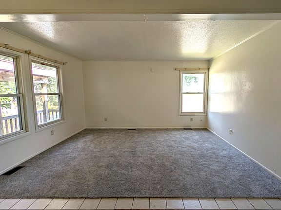2nd image of 695 E Summit Ave